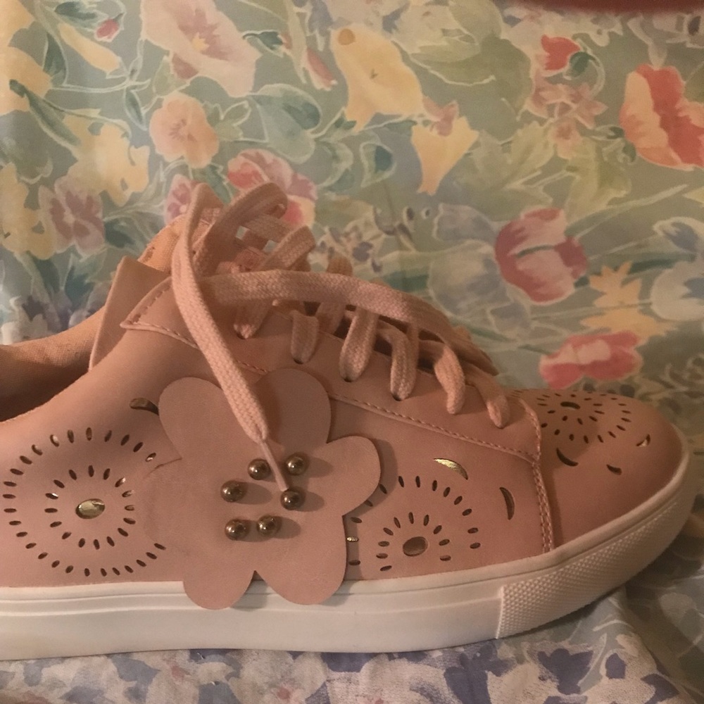 Nanette lepore dusty rose sneakers with gold inlay
